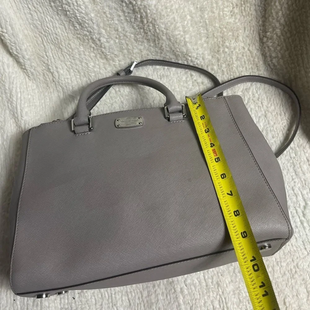 Michael Kors Gray leather Satchel/ shoulder bag with silver tone hardwares.